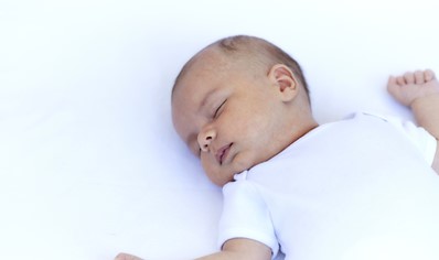 don-t-sleep-with-your-baby-here-s-why image